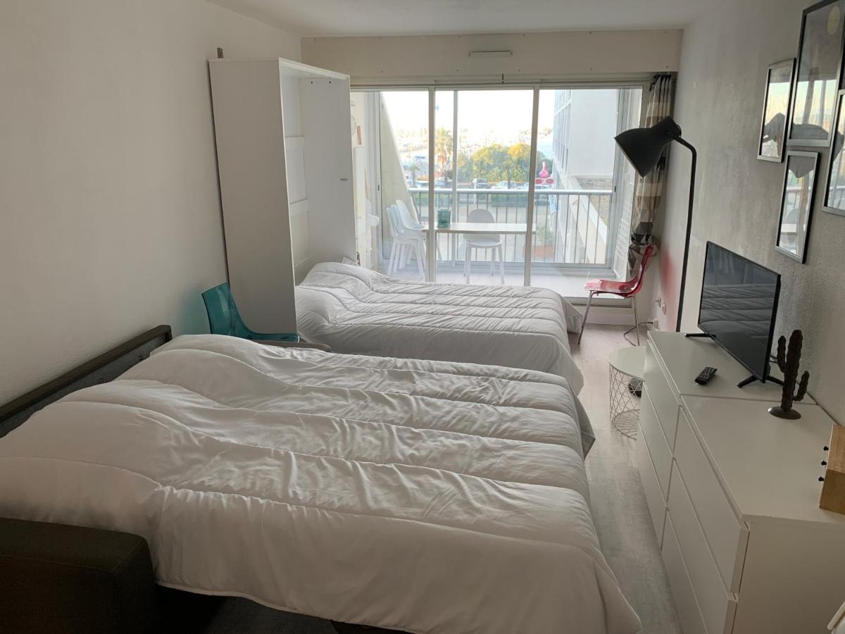 Sur Le Port Apartment *